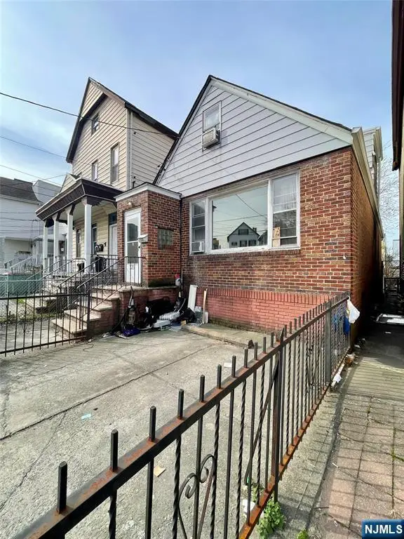 225 Cator Avenue, Jersey City, NJ 07305 - #2