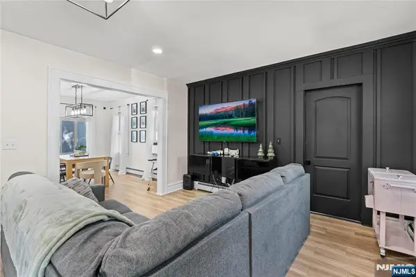 44 Richelieu Place, Newark, NJ 07106