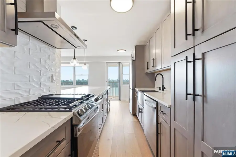 6600 Boulevard East 22N, West New York, NJ 07093 - #2