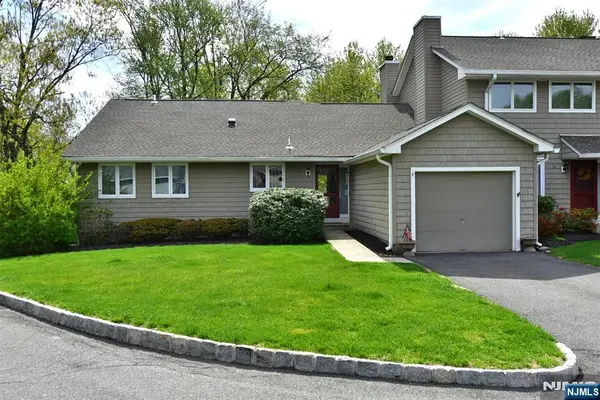 9 Parsons Court, Mahwah, NJ 07430