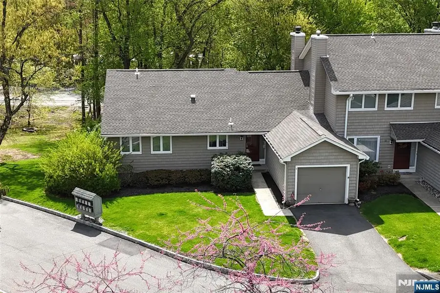 9 Parsons Court, Mahwah, NJ 07430 - #2