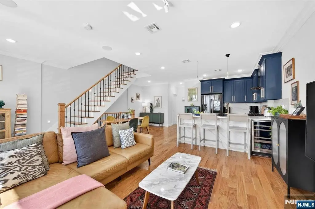 865 Summit Avenue 2, Jersey City, NJ 07307 - #1