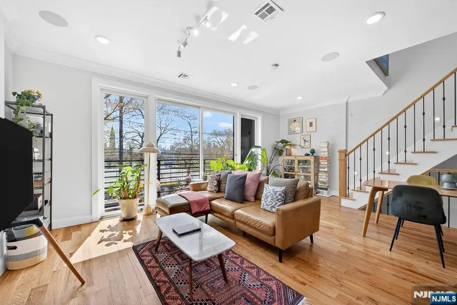 865 Summit Avenue 2, Jersey City, NJ 07307 - #2