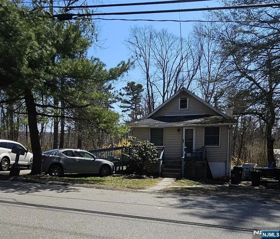 5 Banker Road, Upper Greenwood Lake, NJ 07421 - #1