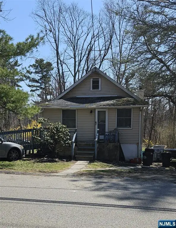 5 Banker Road, Upper Greenwood Lake, NJ 07421 - #2