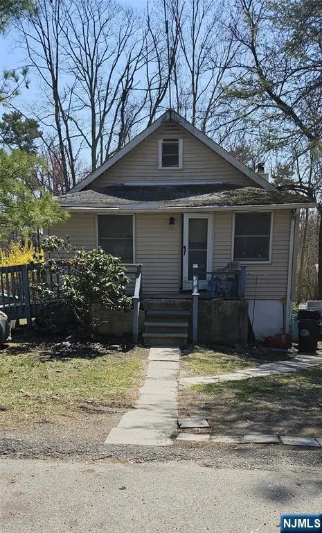 5 Banker Road, Upper Greenwood Lake, NJ 07421 - #3