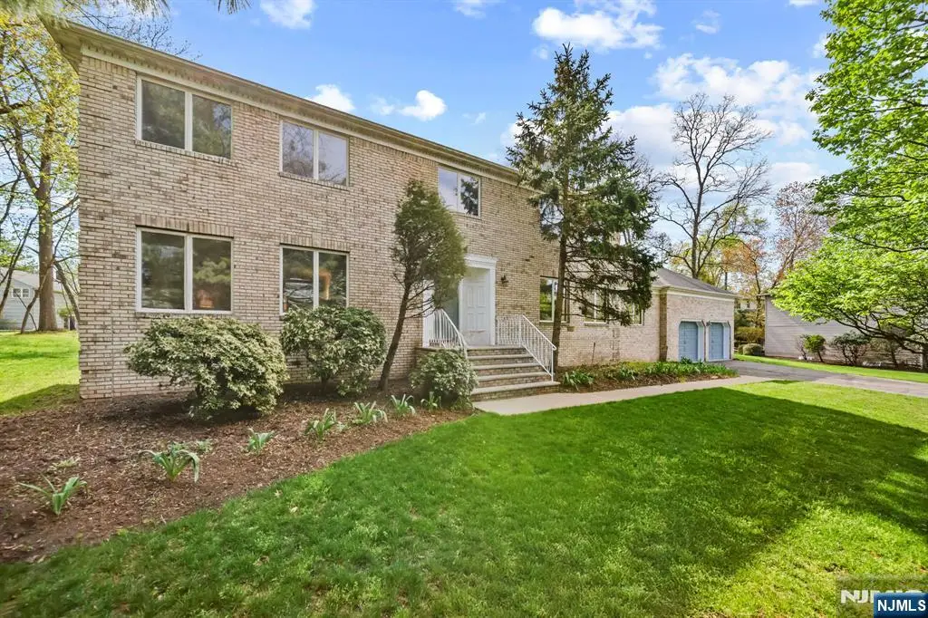 30 Auryansen Court, Closter, NJ 07624 - #1