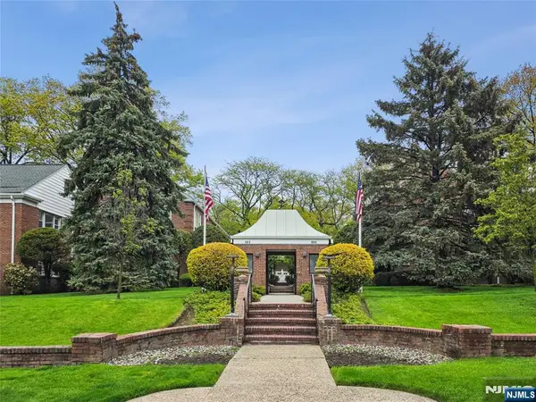 151 E Palisade 6D, Englewood, NJ 07631