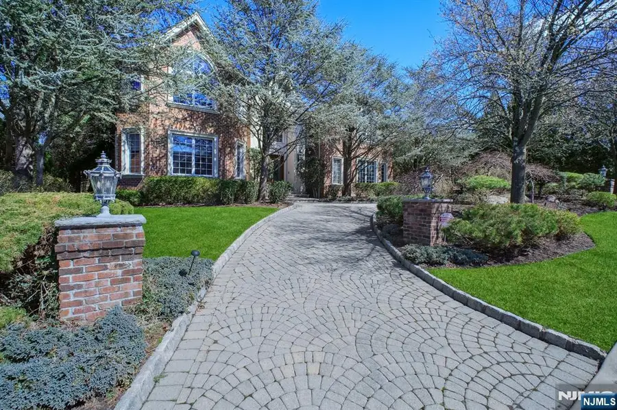 8 Willow Drive, Englewood Cliffs, NJ 07632 - #3
