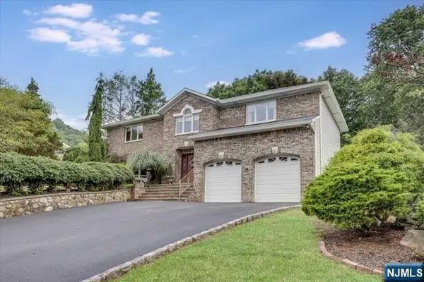 64 Roosevelt Avenue, North Haledon, NJ 07508
