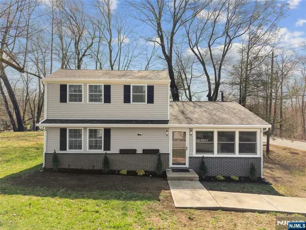 4 Melody Lane, West Milford, NJ 07480