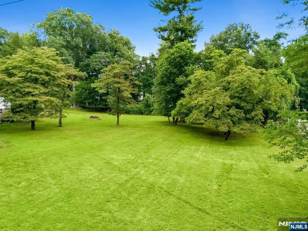 6 Schubert Lane, Paramus, NJ 07652 - #1