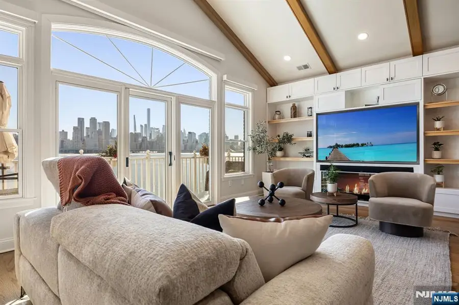 18 Lydia Drive, Guttenberg, NJ 07093 - #3