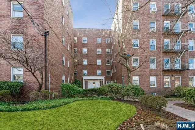 326 N Bridge Plaza 1G, Fort Lee, NJ 07024 - #1