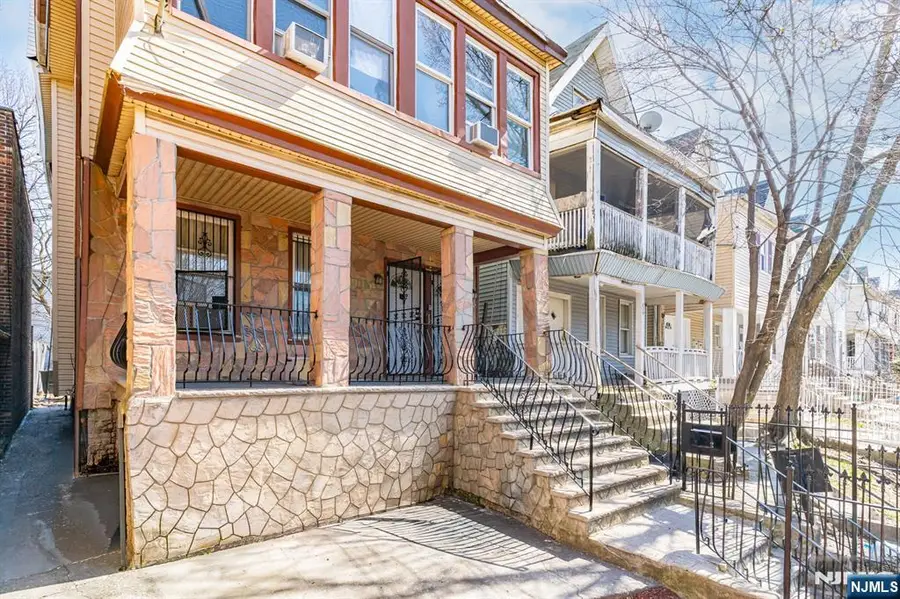 402 15th Street, Newark, NJ 07103 - #3
