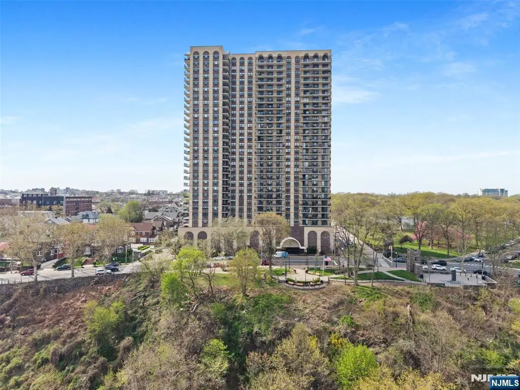 7855 Boulevard East 19G, North Bergen, NJ 07047 - #1