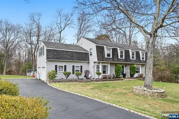 6 Robin Drive, Jefferson Township, NJ 07438