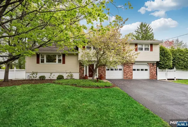 485 Eisenhower Court, Wyckoff, NJ 07481