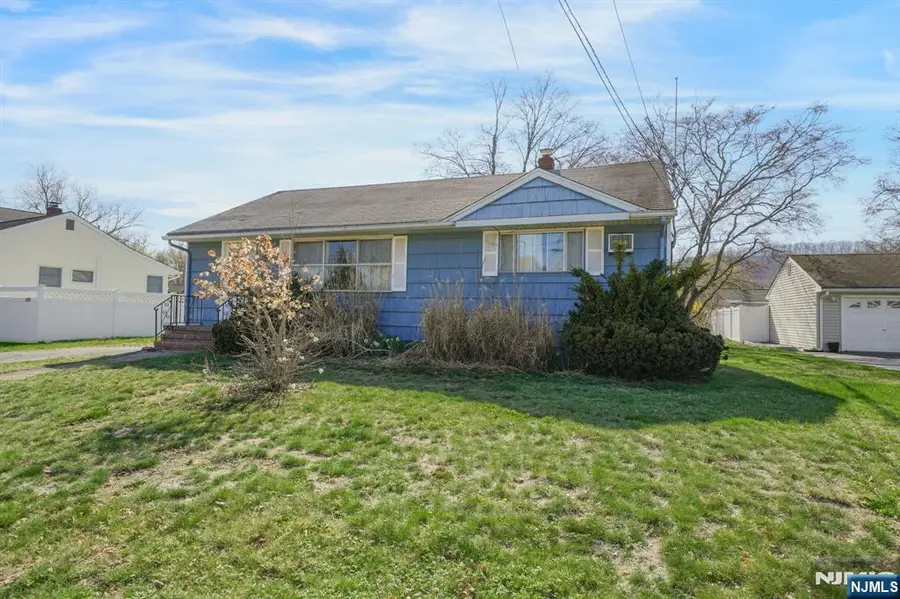 25 Stiles Court, Pompton Lakes, NJ 07442 - #2