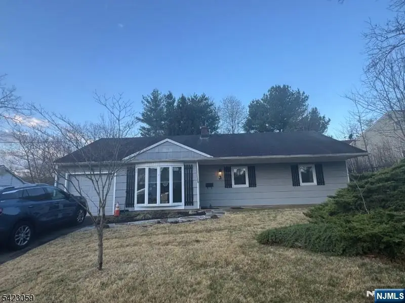 3 Spalding Drive, Livingston, NJ 07039 - #1