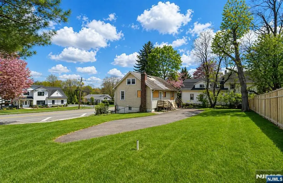 729 Rivervale Road, River Vale, NJ 07675 - #3
