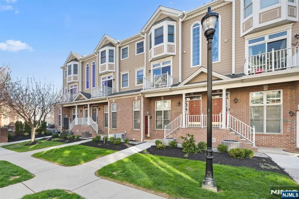 373 Kingston Court 373, West New York, NJ 07093 - #1