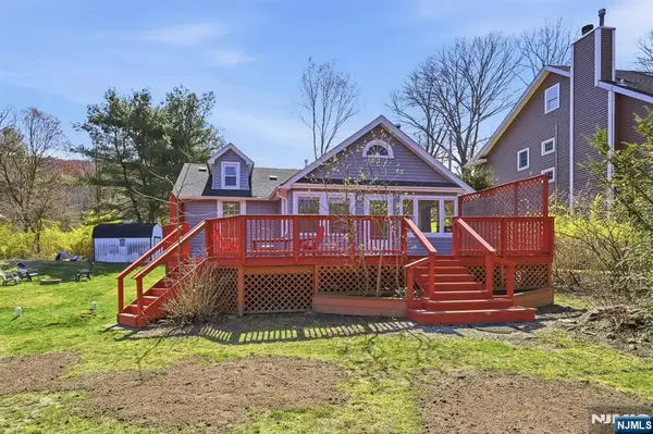 6 Timberwood Lane, Jefferson Township, NJ 07438