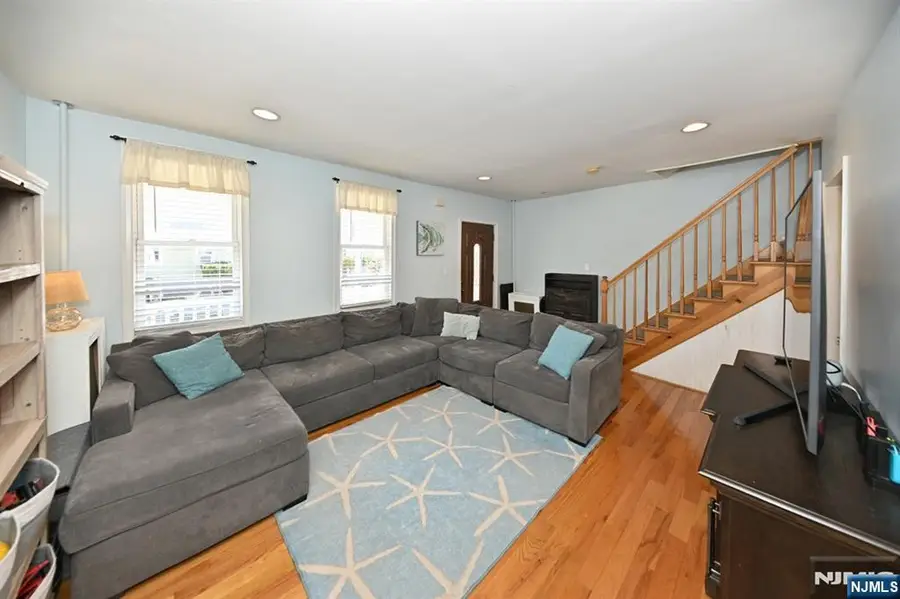 34 Gordon Street, Ridgefield Park, NJ 07660 - #3