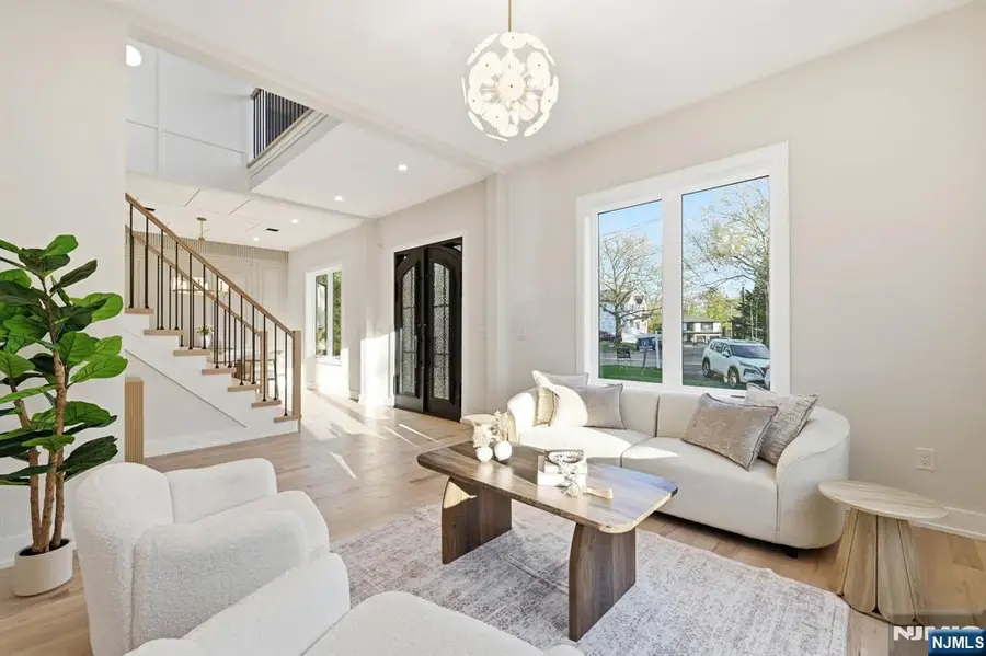 11 Elmwood Court, Livingston, NJ 07039 - #3