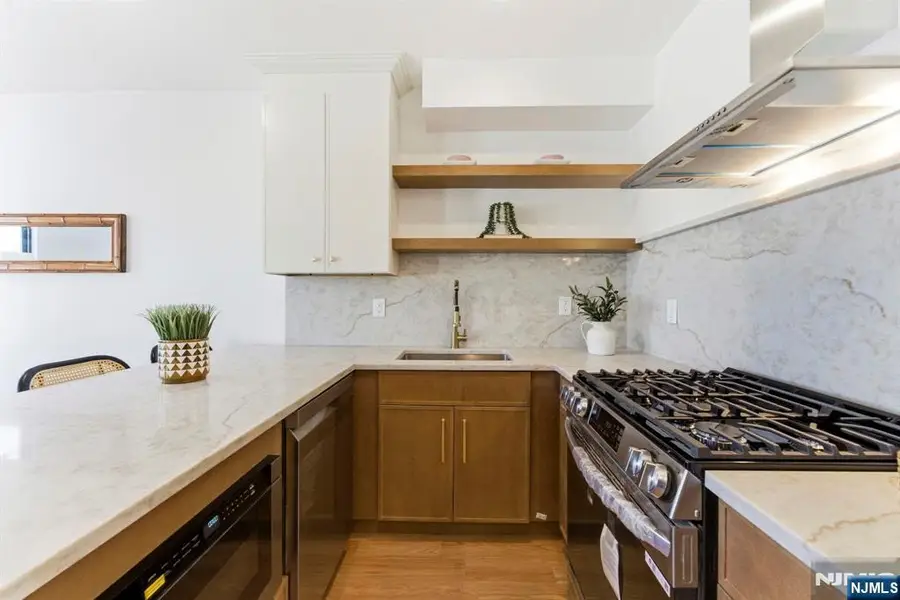 113 Oak Street 2, Jersey City, NJ 07304 - #2