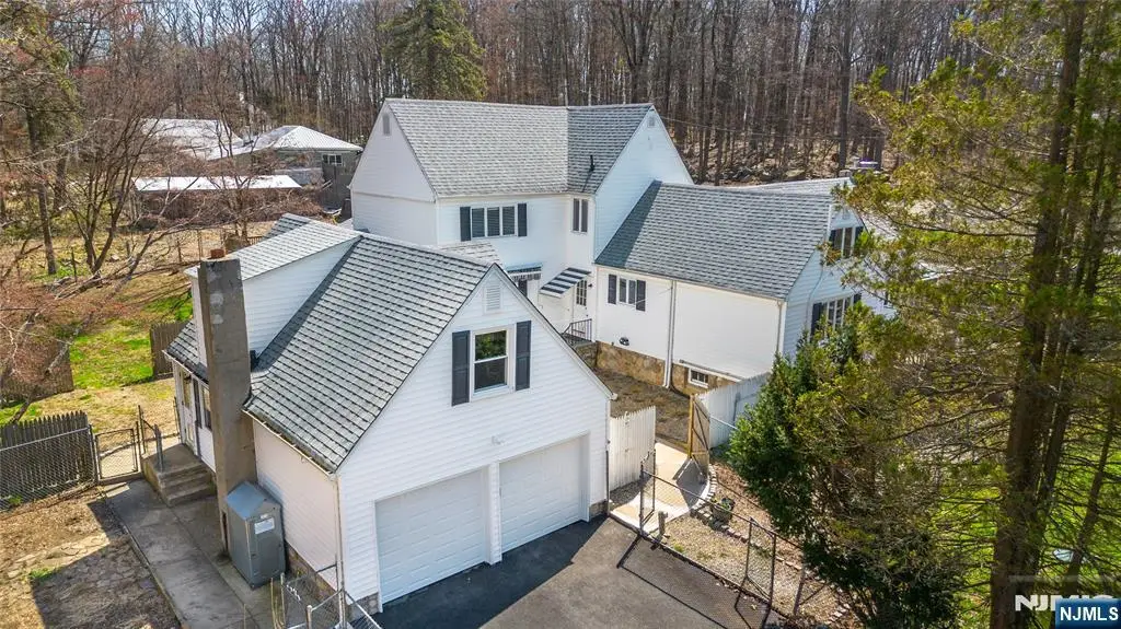 8 Stonehedge Lane, Lake Mohawk, NJ 07821 - #1