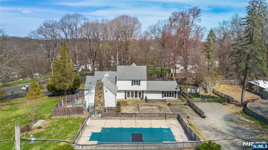 8 Stonehedge Lane, Lake Mohawk, NJ 07821 - #3