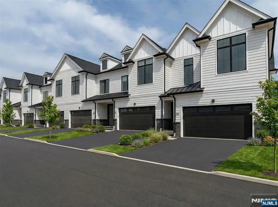37 Feldman Court, Paramus, NJ 07652 - #2