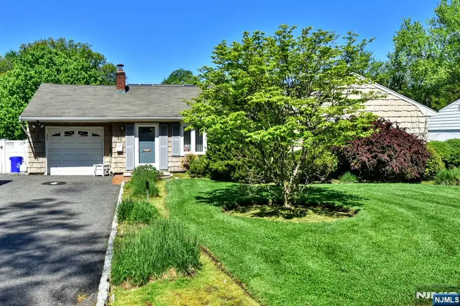 31 Susan Avenue, Midland Park, NJ 07432 - #2