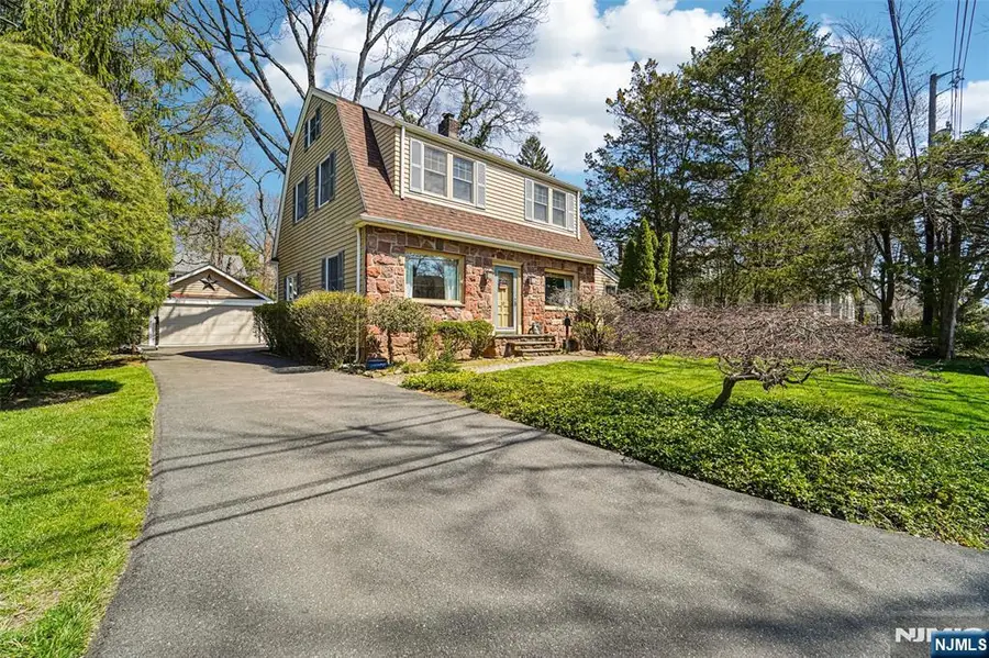 10 Crescent Place, Allendale, NJ 07401 - #3