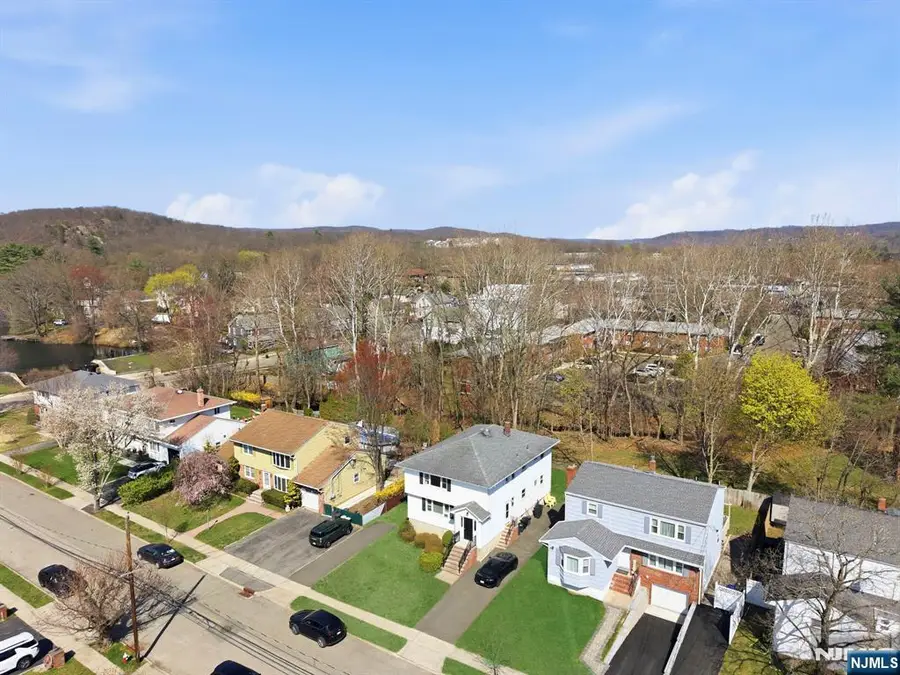 425 Midland Avenue, Pompton Lakes, NJ 07442 - #2