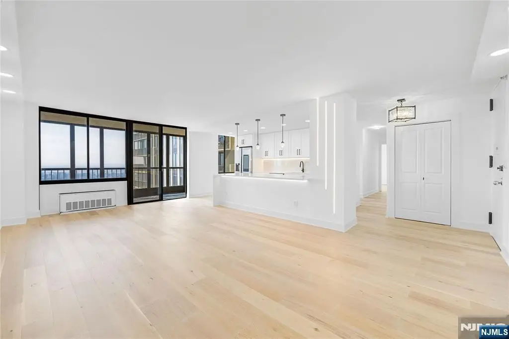 200 Winston 2417, Cliffside Park, NJ 07010 - #1