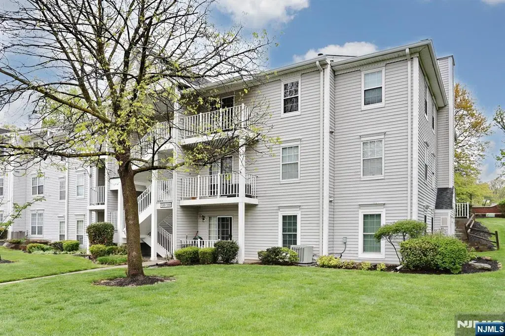 1093 Ash Drive, Mahwah, NJ 07430 - #1