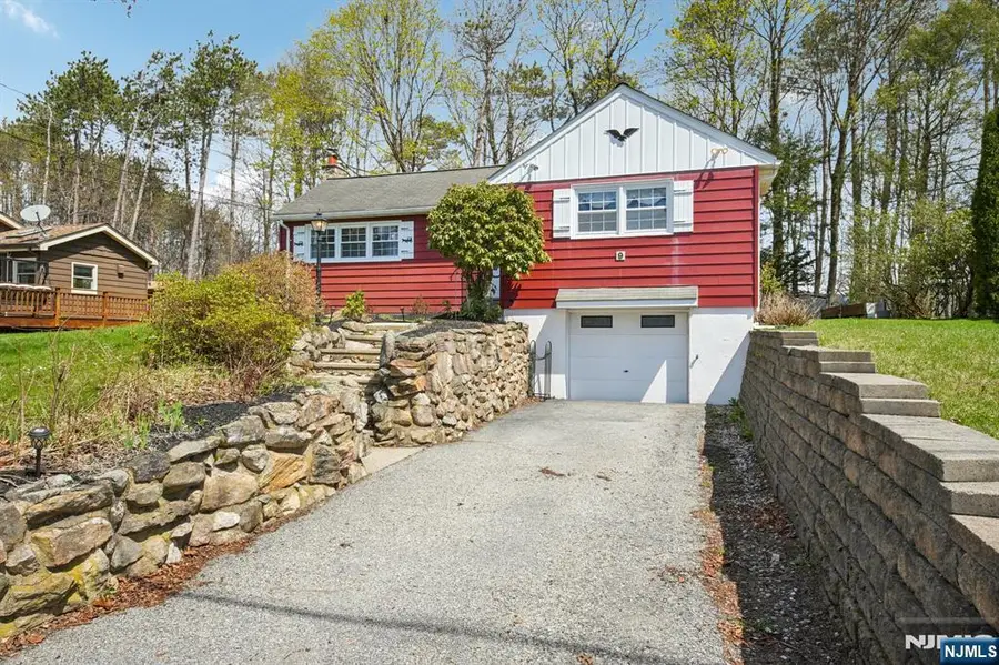 9 Cottonwood Court, Hardyston, NJ 07460 - #3