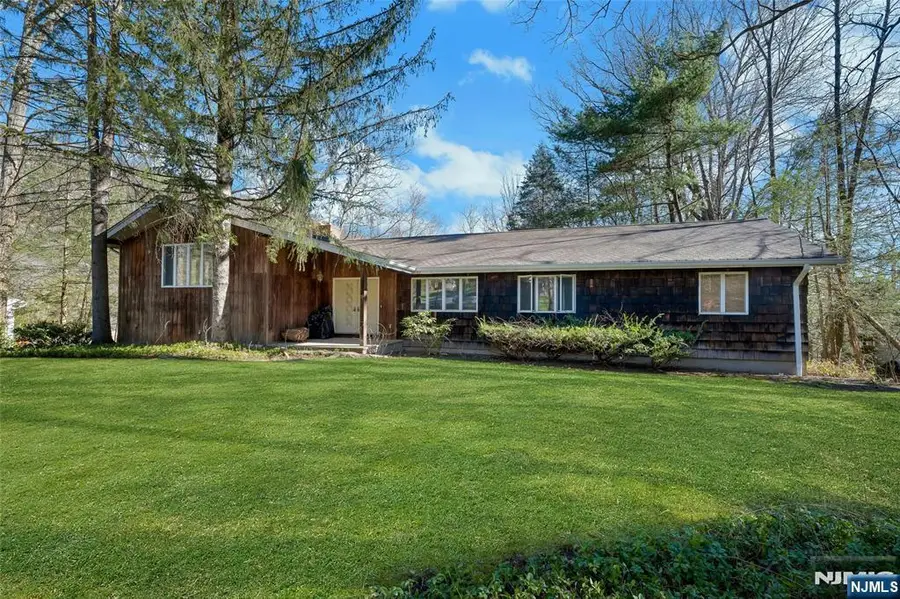 24 Deerhaven Lane, Newfoundland, NJ 07435 - #2