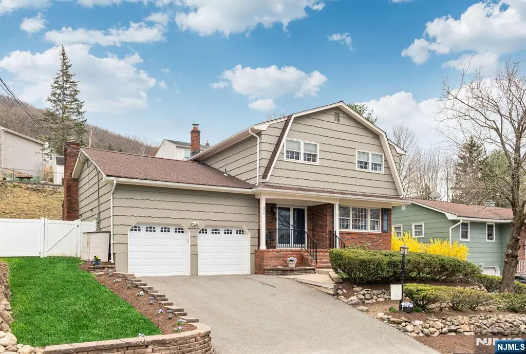 32 Schirra Drive, Wanaque, NJ 07465 - #1