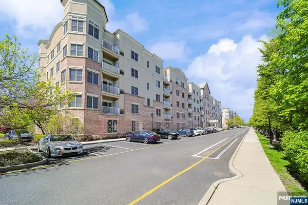 Address Withheld By Seller, Englewood, NJ 07631