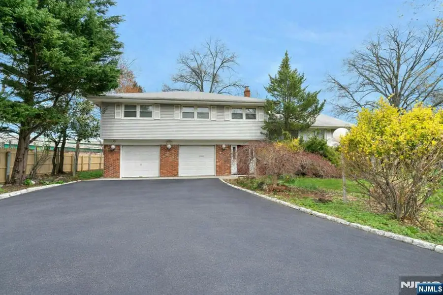9 Hemlock Drive, Paramus, NJ 07652 - #2