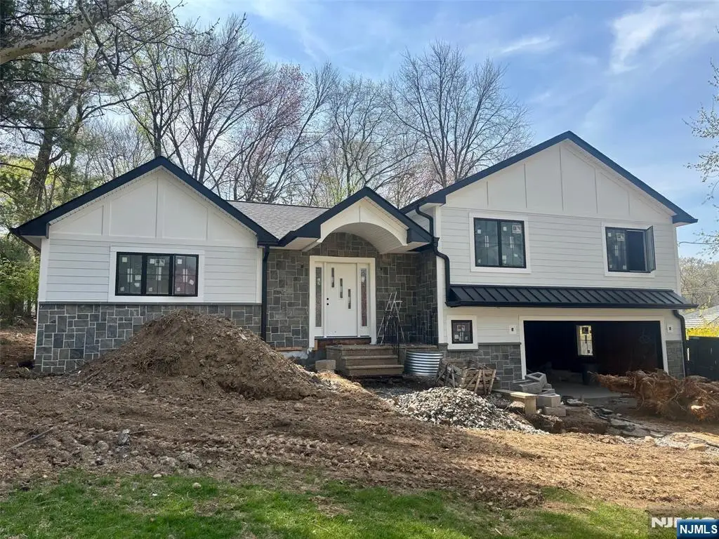 15 Strawberry Hill Road, Hillsdale, NJ 07642 - #1