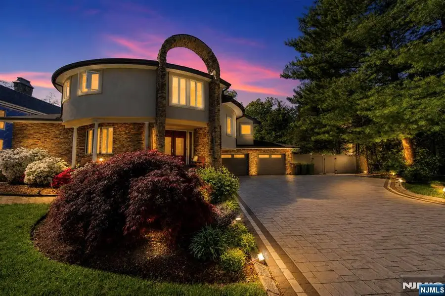 290 Dunkerhook Road, Paramus, NJ 07652 - #2