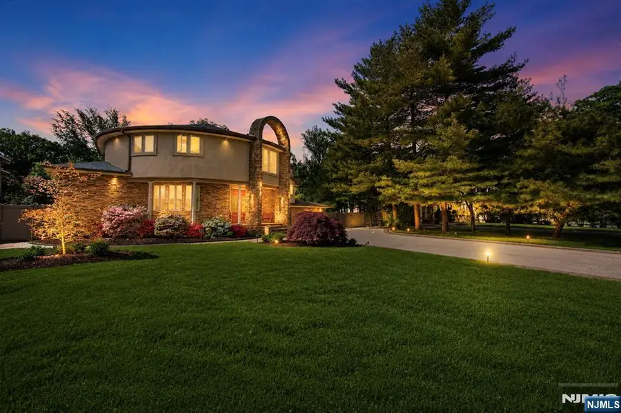 290 Dunkerhook Road, Paramus, NJ 07652 - #3