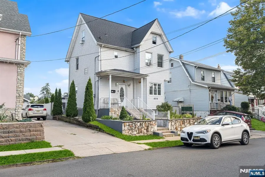 656 Devon Street, Kearny, NJ 07032 - #2