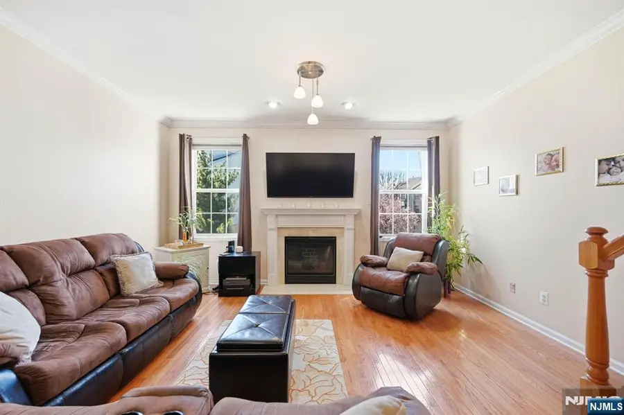 424 Hartford Drive, Nutley, NJ 07110 - #2