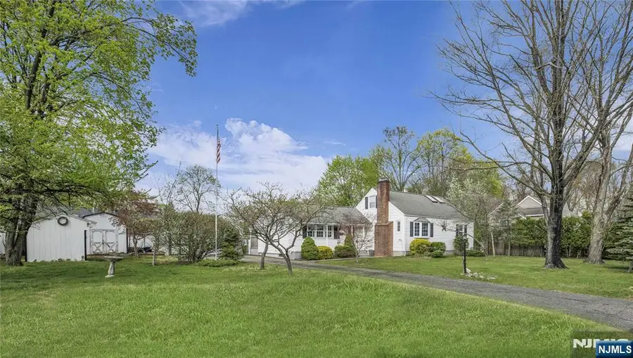 11 Meyer Place, Pequannock, NJ 07444 - #2