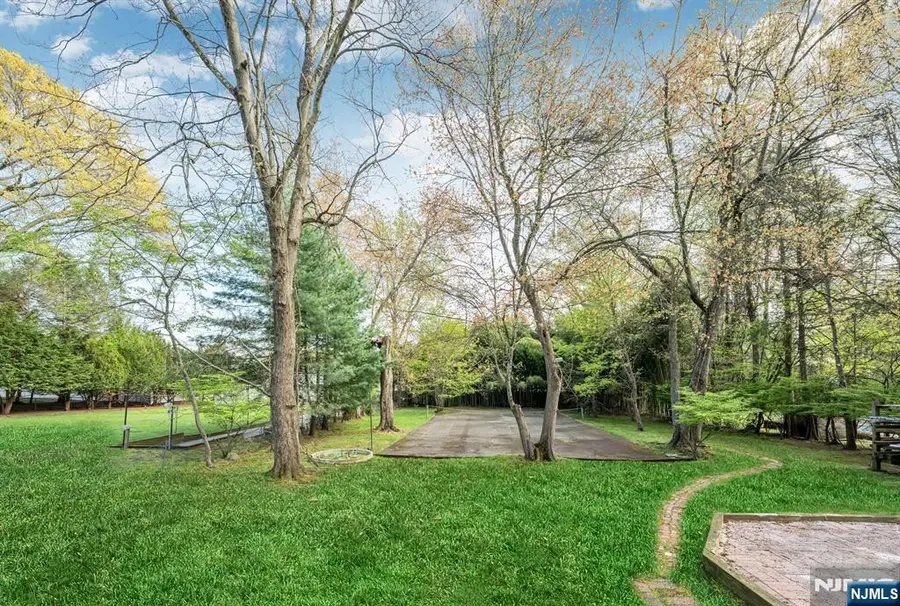 631 Montview Place, River Vale, NJ 07675 - #3